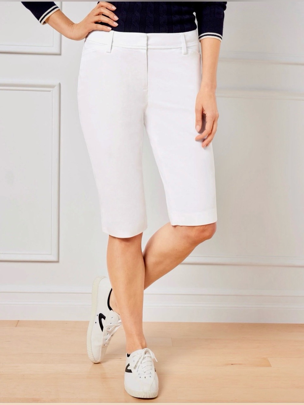 Talbots  Womens perfect Short sz 12 White 13" inseam burmuda